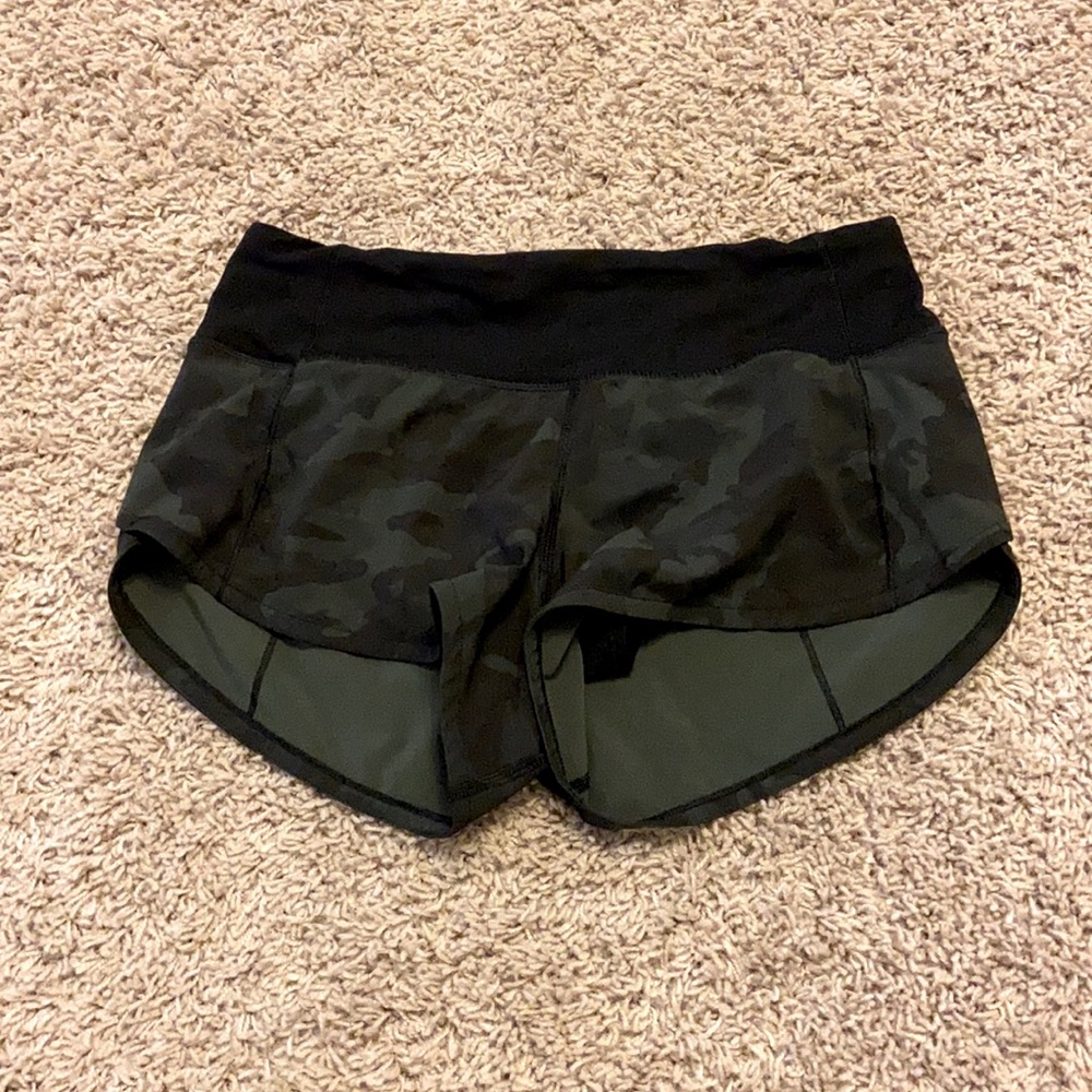 Camo Lululemon Speedup Shorts Size 2 2.5”.